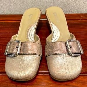 Kenneth Cole Reaction moon rock mules